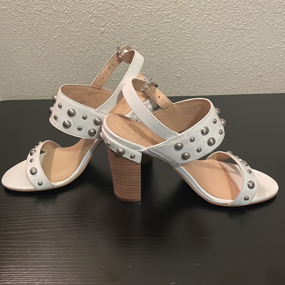 Women’s Guess White Block Heels. - Picture 5 of 6